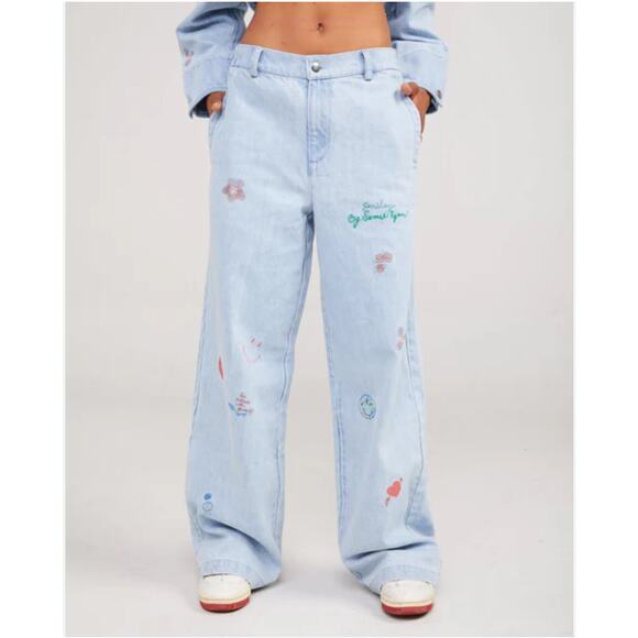 By Samii Ryan Women Embroidered Smiley face Jeans Sz. XL NWT Oversized Comfy - Picture 1 of 10